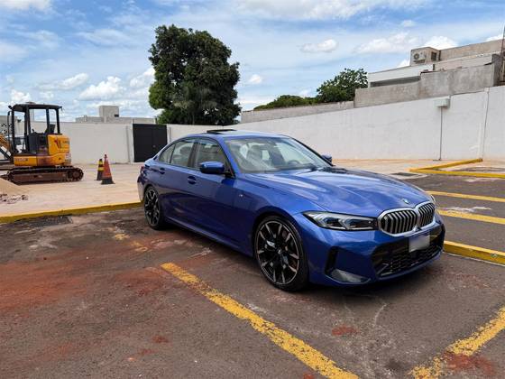 BMW 320i 2.0 16V TURBO FLEX M SPORT AUTOMÁTICO BMW 320i 2.0 16V TURBO FLEX M SPORT AUTOMÁTICO